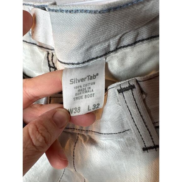 Vintage 1990s Levi’s SilverTab Jeans 38x32 Super Light Wash Relaxed Fit - Picture 3 of 11
